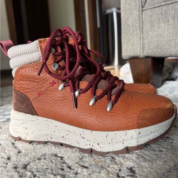 Kodiak Brown and Red Waterproof Boots - Picture 1 of 5